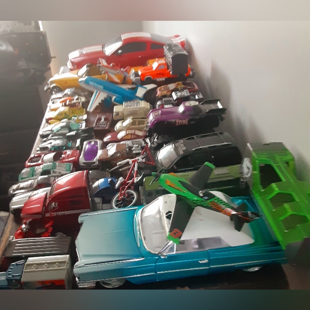 40+ Bundle Of Toy Cars, Trucks, Planes, Trains And Automobiles